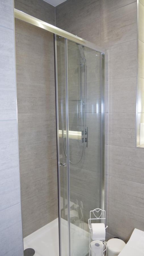 Luxurious Short Stay Flat In ミルトン・ケインズ エクステリア 写真